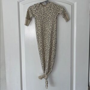 Colored Organics knotted gown floral vine 0-3 months